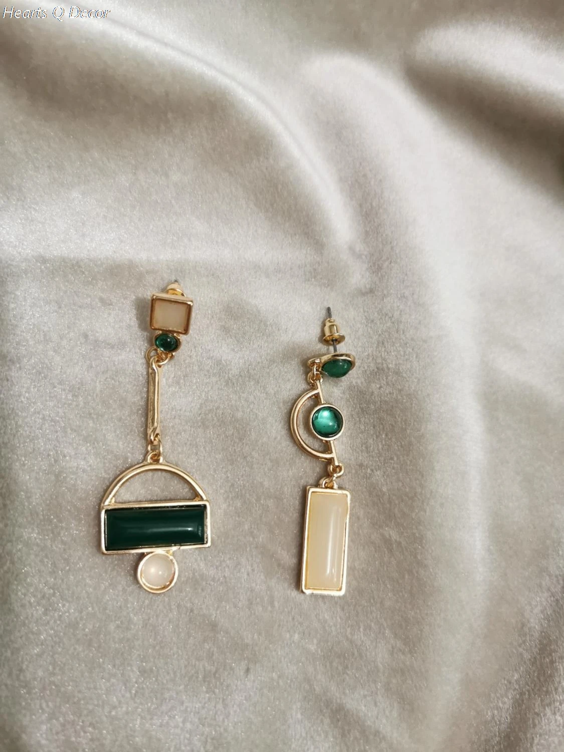 Серьги-подвески неправильной формы в стиле ретро с изображением зелёного дворца