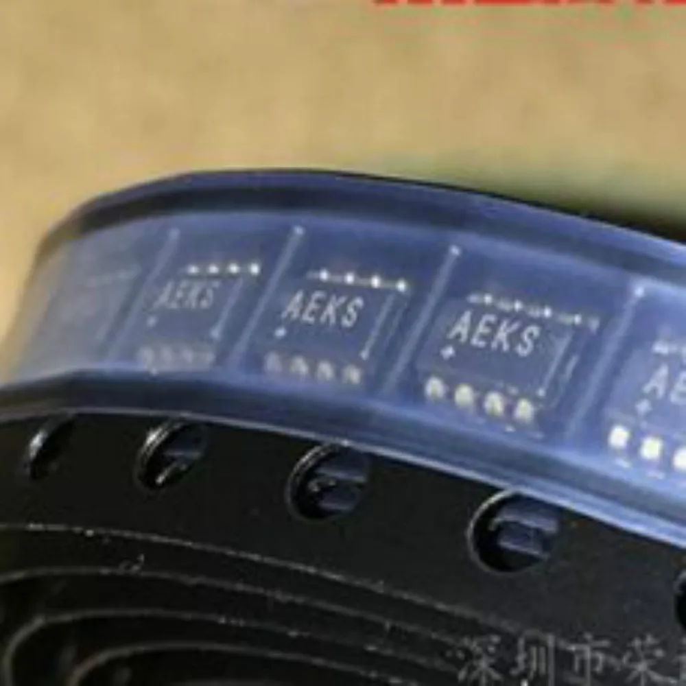 MAX1472AKA MAX1472 + SOT23 8 Новый|Калькуляторы| |