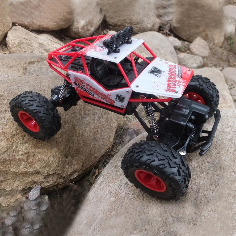 Машинка с дистанционным управлением для езды по бездорожью радиоуправляемая 4WD
