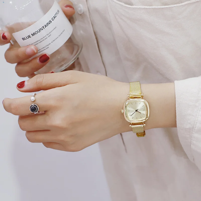 

Silver Gold Mesh Strap Women Fashion Watches Unique Square Dial Design Qualities Ladies Wristwatches Simple Woman Quartz Clock