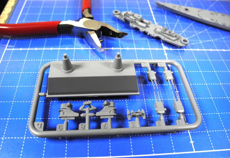 Flyhawk FH9001 1/2000 немецкий линкор Второй мировой войны Бисмарк пластиковая модель |