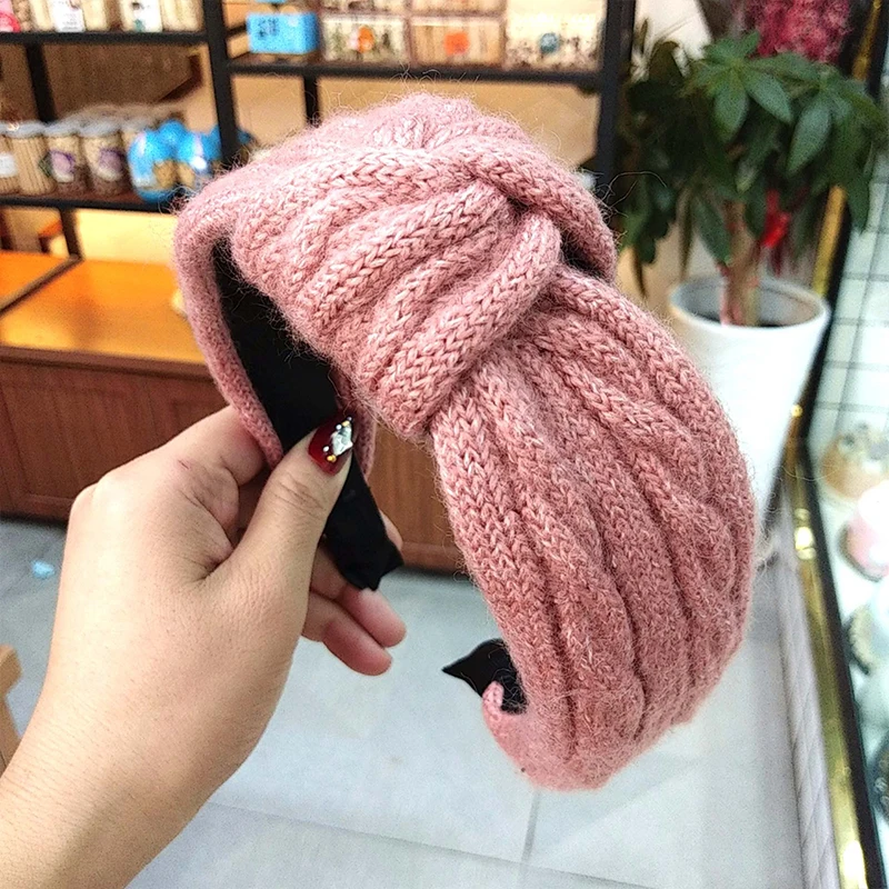 

Fashion Wool Knot Headband Retro Knitting Twist Hair Bands For Women Sweet Lovely And Keep Warm Autumn And Winter Head Wrap