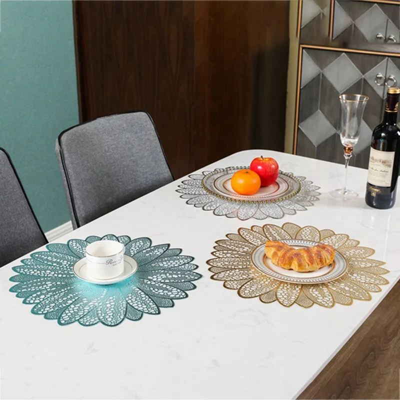 

Occident Bronzing Placemat Tableware Mat for Hotel Restaurant PVC Round Flower Dinnerware Placemat Insulation Pads Table Decor
