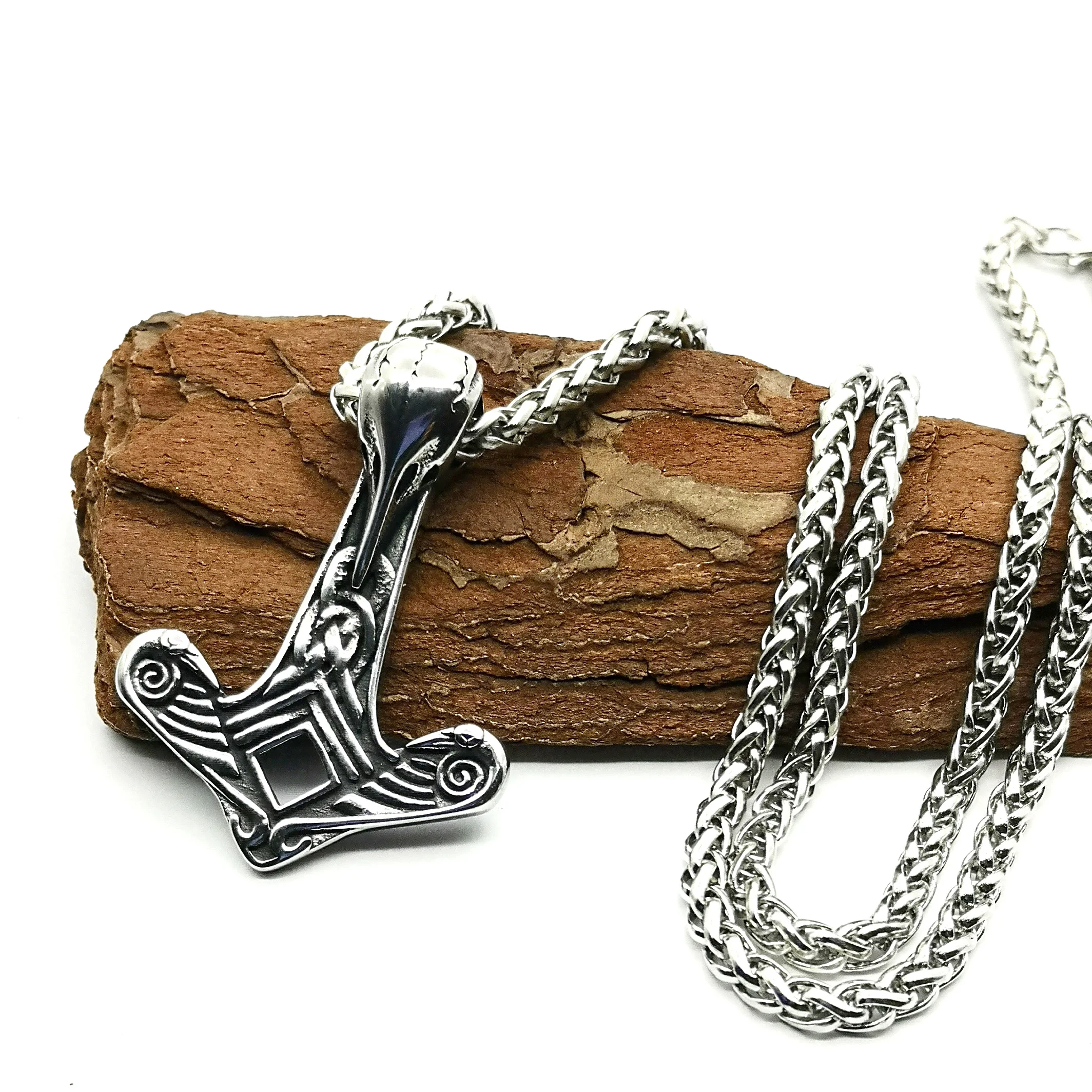 

Stainless steel Viking Raven hammer pendant necklace Viking fashion jewelry 2019 latest style