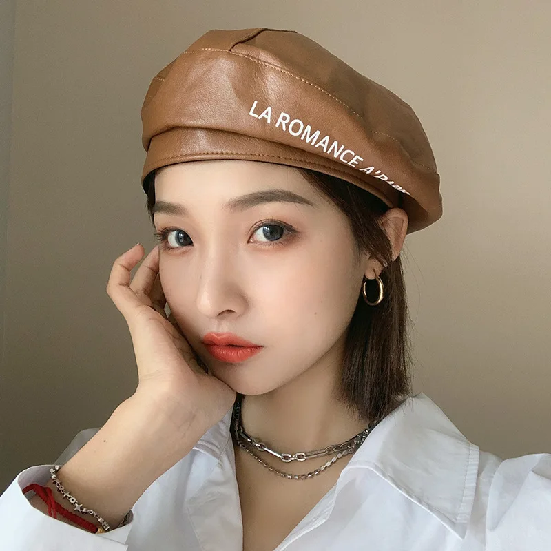 

Autumn and Winter Pu Leather Letter Printing Hat Brim Beret Korean Version Japanese Wild British Retro Letter Painter Hat