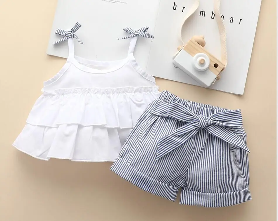 Укороченный топ без рукавов с оборками для новорожденных девочек + шорты принтом