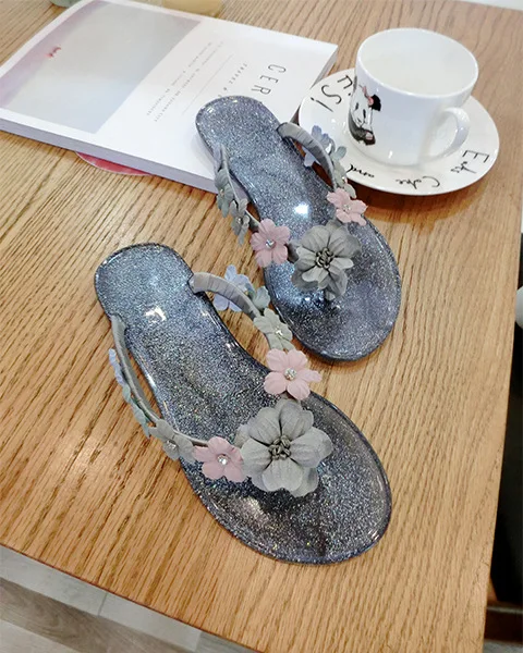 

New Summer Crystal Flower Rhinestone Flat Heels Slippers Women Shoes Woman Flip Flops Sexy Ladies Shoes Beach Slippers Plus Size