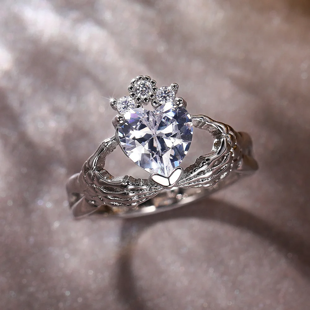 

Fashion Heart Claddagh Ring For Women Silver Color White Rhinestone Engagement Ring Fashion Jewelry Best Christmas Lover Gift