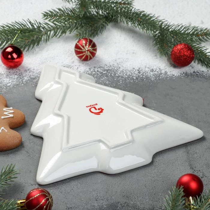 Блюдо Ёлочка 23х22х2 2 см цвет белый/красный |