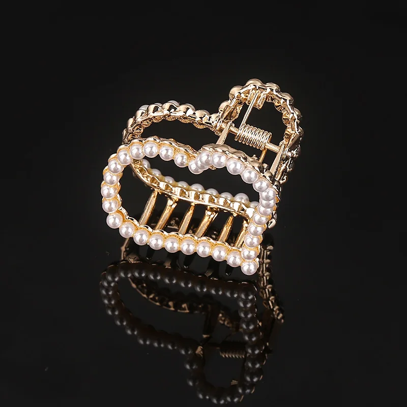 Fashion Girl Hair Claw Geometric Imitation Pearl Hairpin Crab Retro Heart Shape Crystal Hair Clips Hair Accessories For Women - Color: style3 pearl