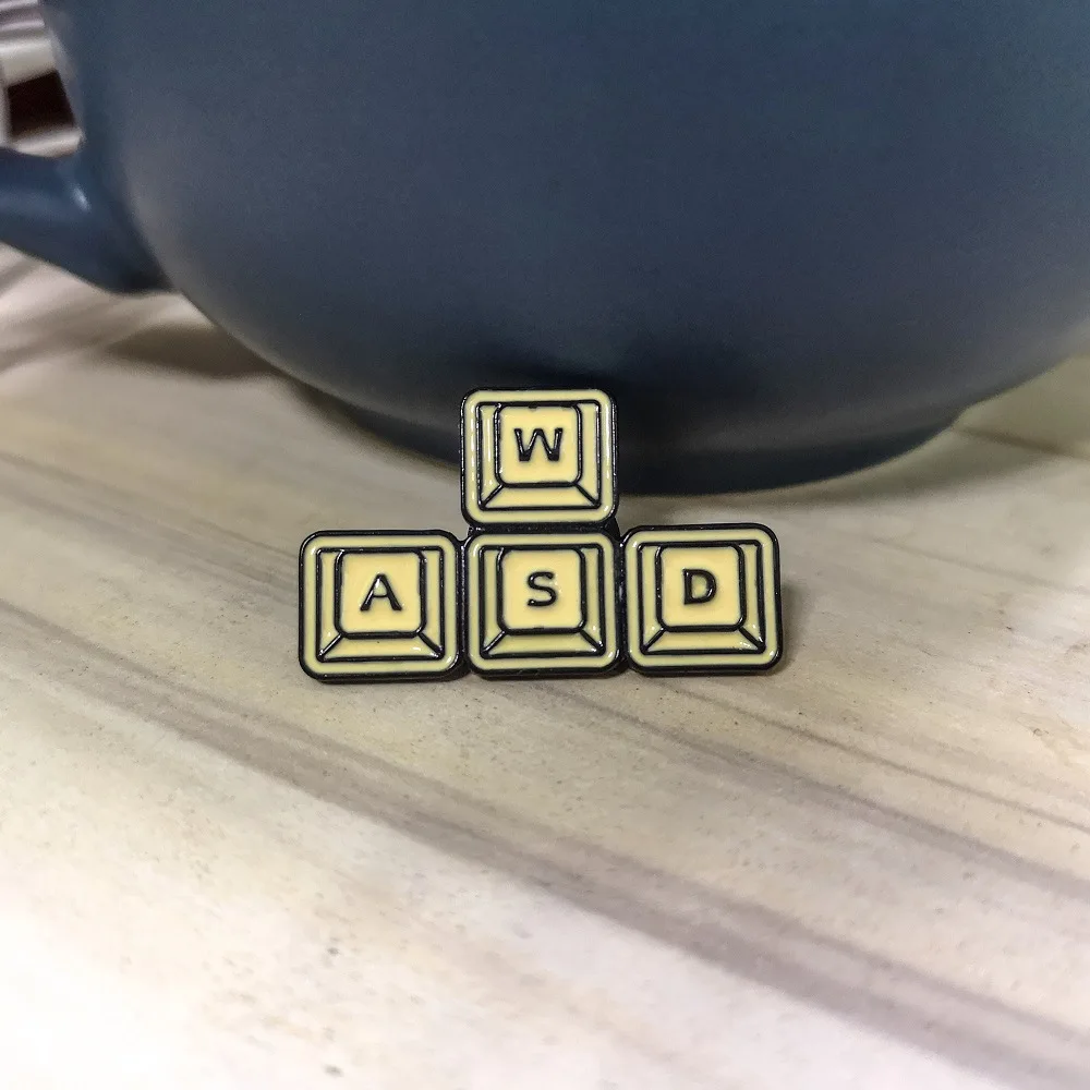 Металлическая эмалированная брошь WASD для компьютерной клавиатуры модный значок
