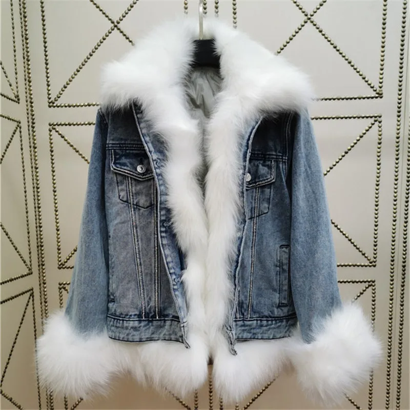 Женская зимняя куртка из натурального меха лисы с подкладкой 90% утиного пуха |