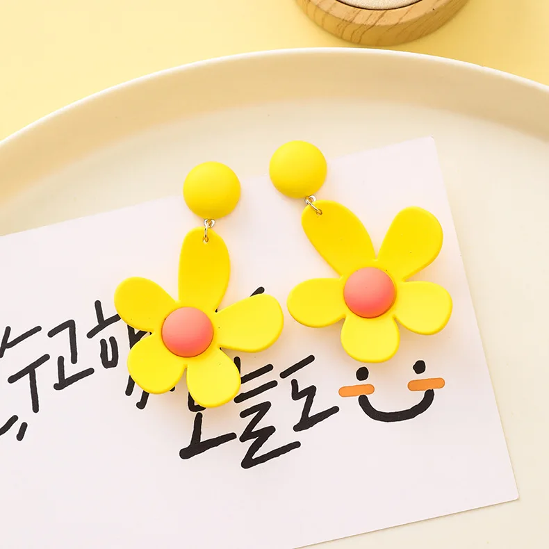 Женские длинные серьги-подвески с подвесками эффектные желтые сережки в форме