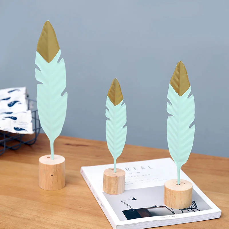 Подарок на день рождения статуя из перьев стол офисные аксессуары для дома