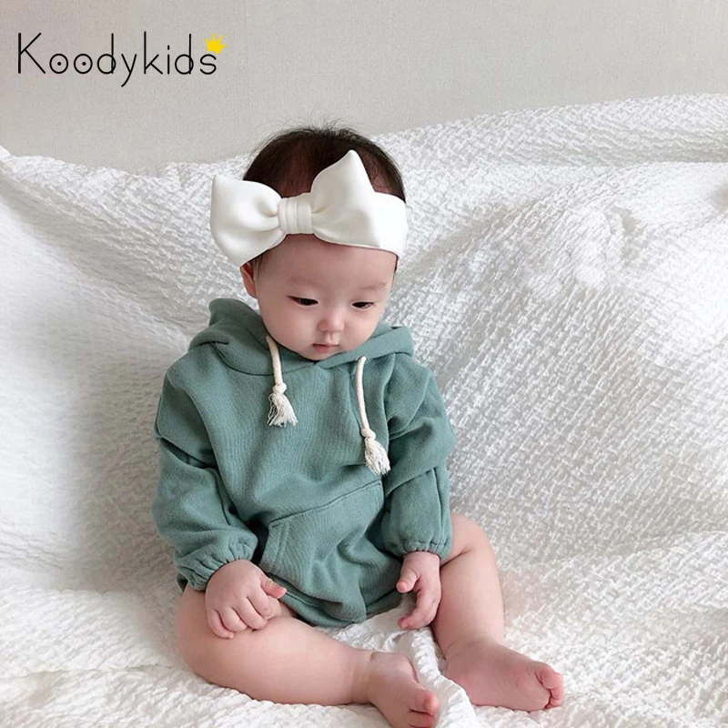 Весна-Осень 2020 комбинезоны Koodykids с капюшоном для маленьких мальчиков зеленые