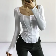 Top de manga larga con costuras expuestas para mujer, Camiseta ajustada de manga larga con dobladillo curvo y detalle de botones