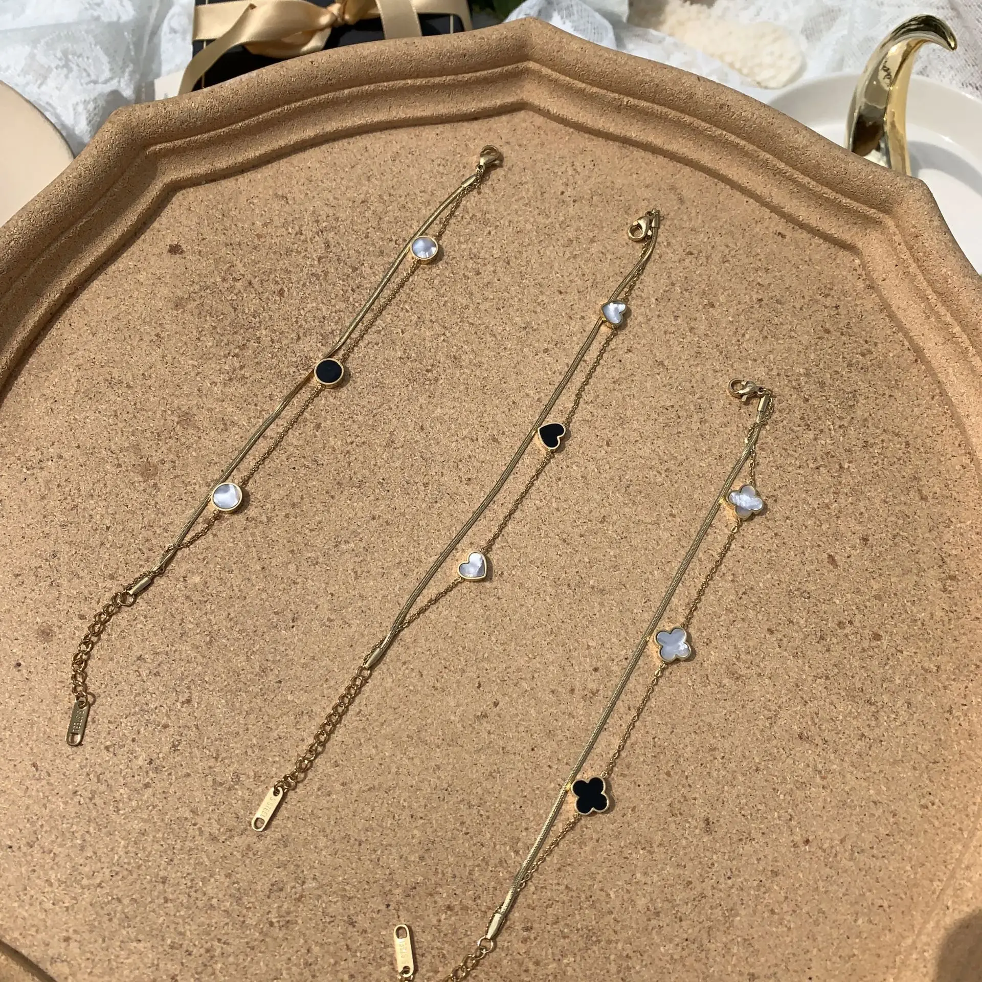 Двусторонний черный и белый браслет из ракушек натуральной ракушки с