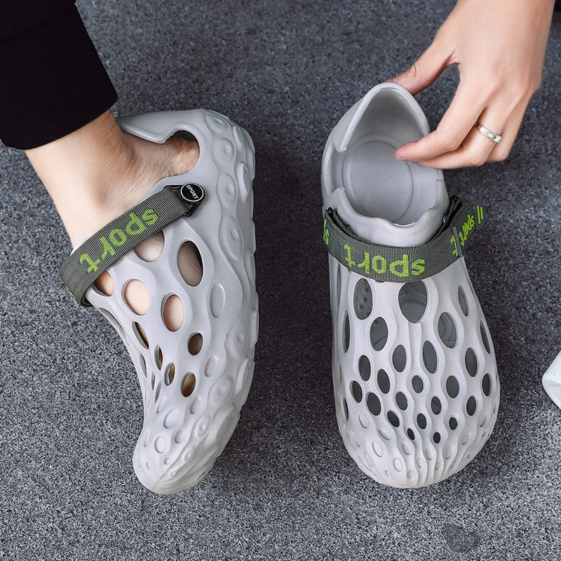 

Мужские пляжные сандалии 2020, летняя Уличная обувь для бассейна, мужские новые удобные садовые Сабо без шнуровки, повседневная обувь для вод...