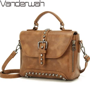 Винтажные Роскошные дамские сумочки из масляной кожи, популярно белые дизайнерские сумки через плечо для женщин, маленькие дамские сумочки с заклепками, 2018