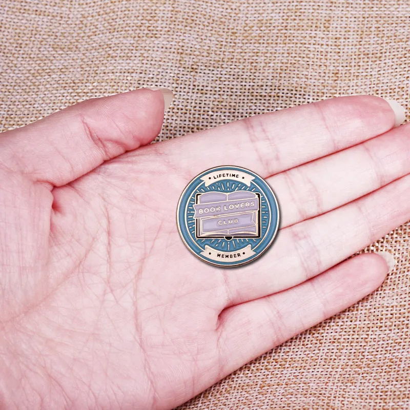 Забавная Клубная эмалированная булавка для влюбленных книг официальная