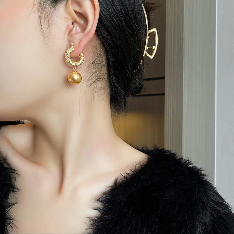 Фото Женские серьги-подвески с искусственным жемчугом №2