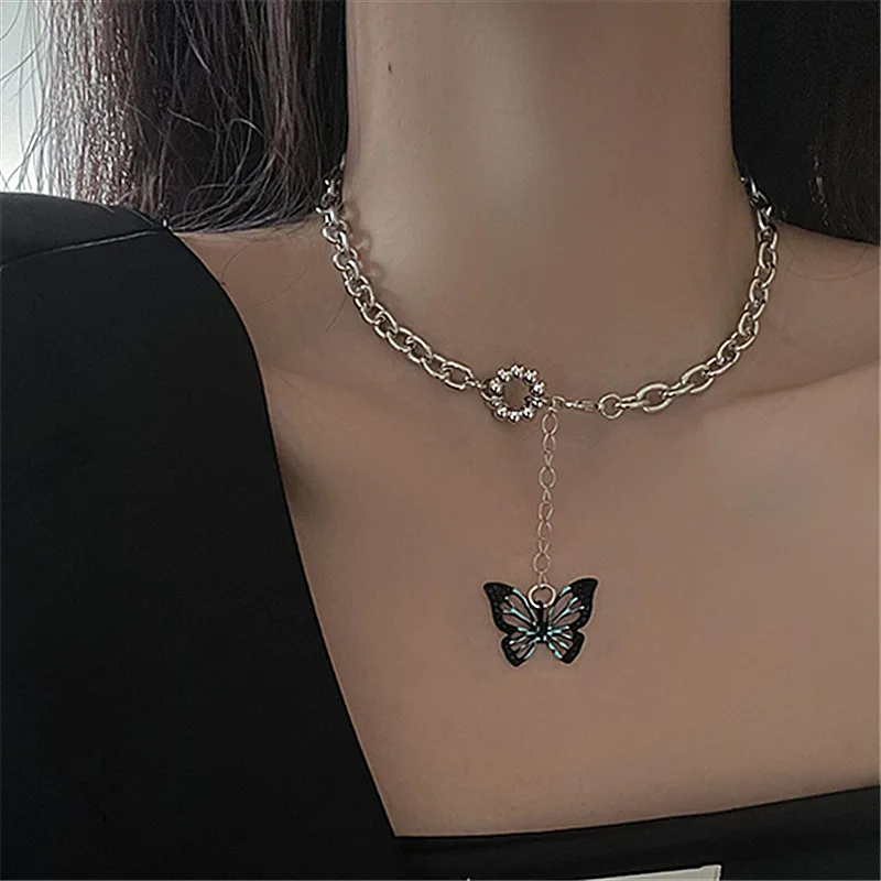 

Women Jewelry Butterfly Pendant Necklace Sweet Design Silvery Plating Chain Necklace For Girl Fine Accessories