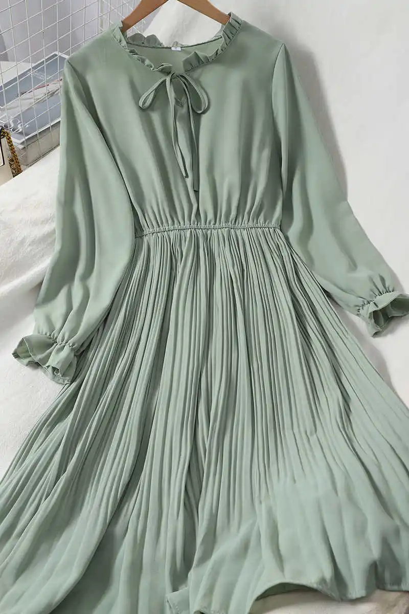 

Age reducing sweet lace up Auricularia auricula collar shows thin and fresh pleated long skirt autumn dress versatile Korean