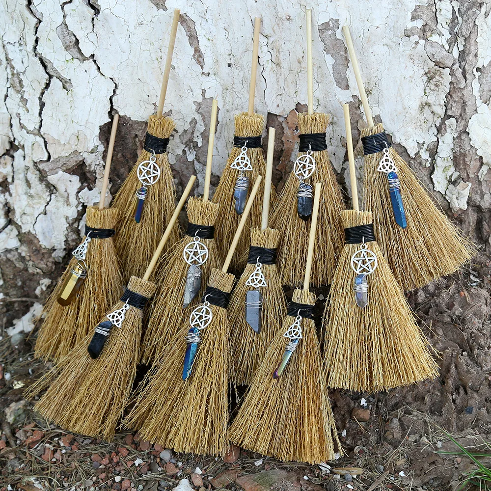 

Dust Removal Broom Wicca Celtic Pentagram Mini Witch Broom Witchcraft Accessories Raw Crystal DRUZY Wicca Altar Broom pendent
