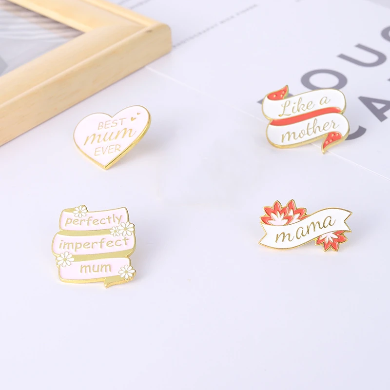 

New Alloy Letter Brooch Creative Pink Love Book Shape Enamel Badge For Mother Clothing Accessories Enamel Label Pins Wholesale