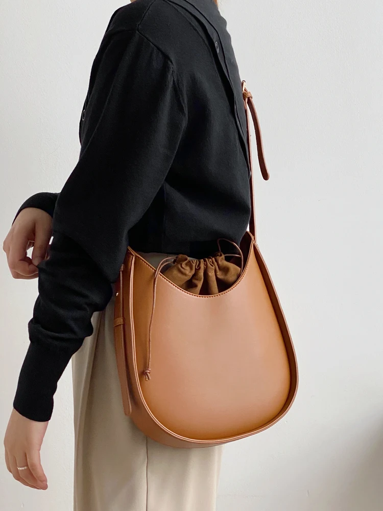 Bags Messengerbags Zara Basic Messengerbag brown-primrose casual look 
