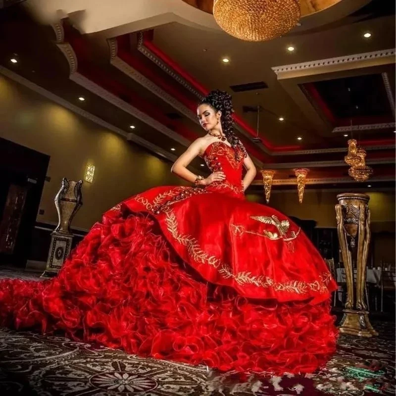 

Fashion Red Ball Gown Quinceanera Dresses Embroidery Sweetheart Tiered Organza Prom Gowns Sweep Train Vestidos De 15 Anos