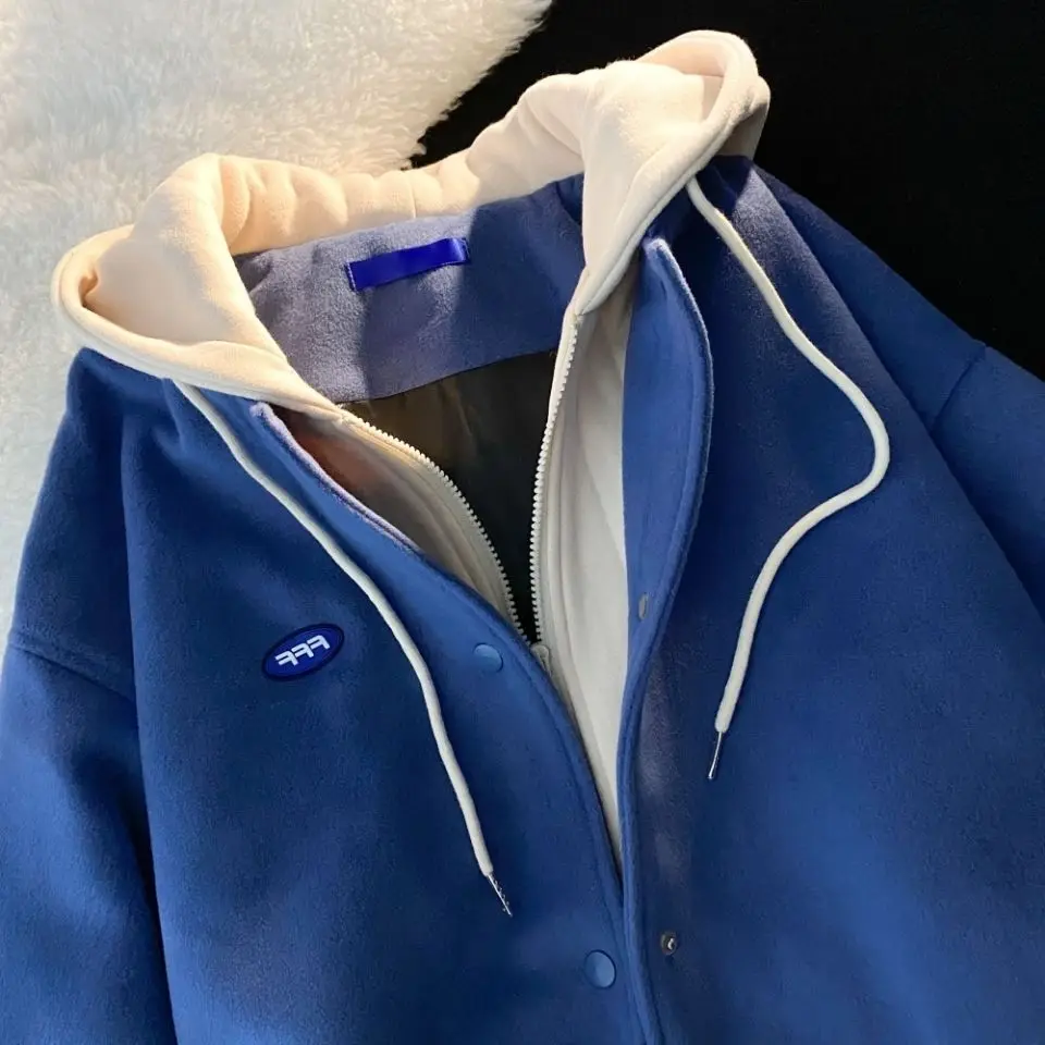 

Hoodies & Sweatshirts