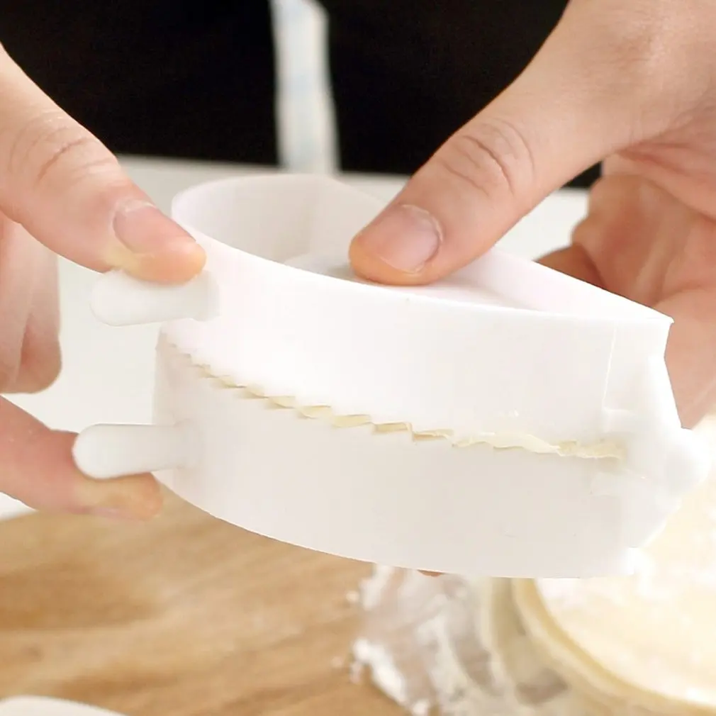 

Manual Dumpling Maker Plastic Dumpling Mold Quick Dumpling Tongs Three Sets Of Large Medium And Small