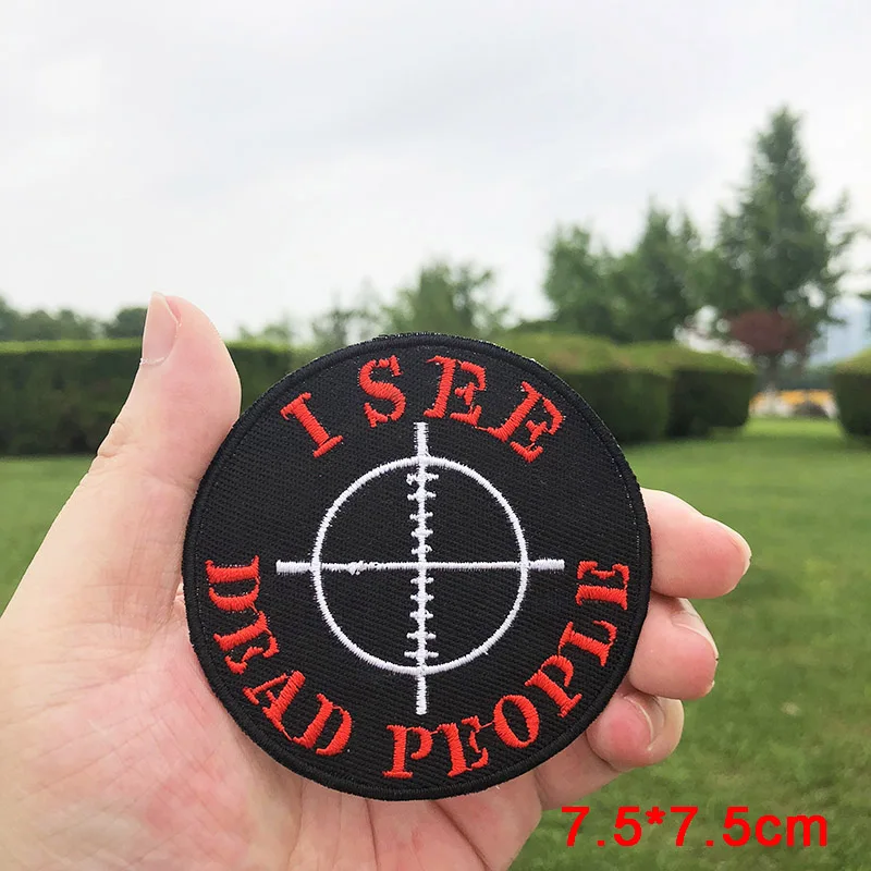 Круглая нашивка с компасом в дикой природе вышитая для одежды утюга на ткани