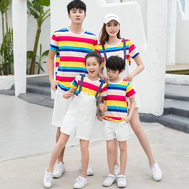 

Family Matching Clothes 2 Pieces set Fashion Rainbow Tshirt Daddy And Girl Outfits Father Son Mom Baby Boy Kids Summer Clothing