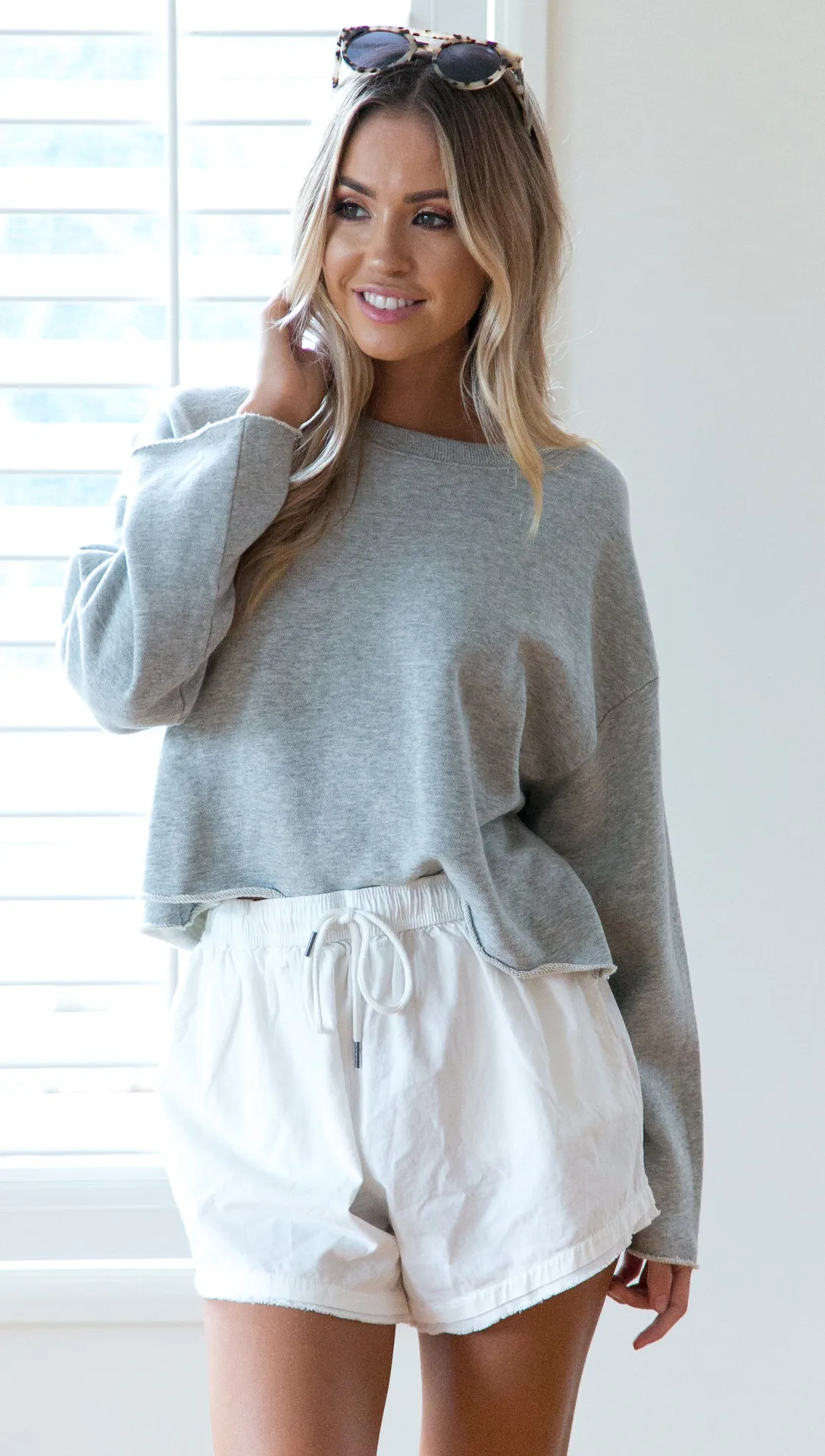 

Autumn Winter Women's Cute Short Hooded Long-sleeved Pullover Sweatshirt Sweatshirt Fashion Casual Harajuku Style Female Clothes