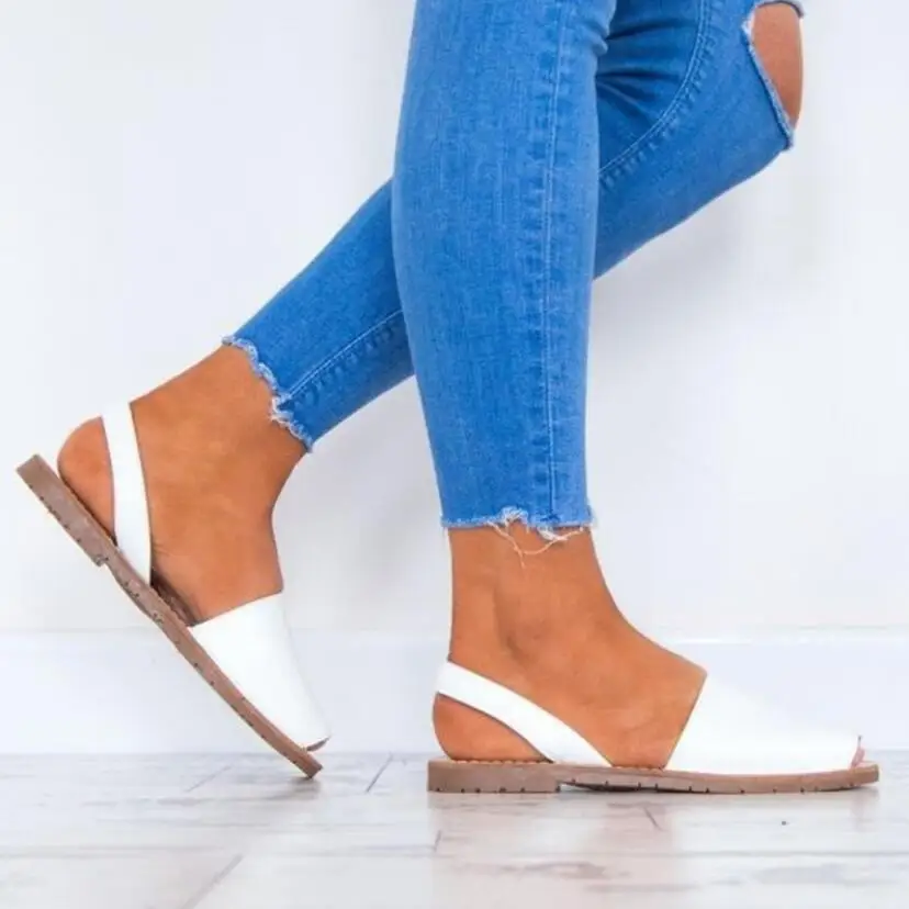 Женские сандалии гладиаторы на плоской подошве открытые римские до щиколотки