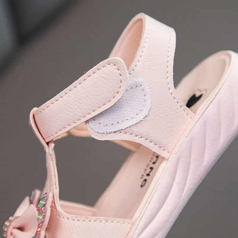 

Girls Velcro sandals 2021 summer new fashion children's soft-soled non-slip beach shoes diamond flat sandals wholesale