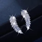 Серьги-гвоздики женские из серебра 925 пробы с фианитами