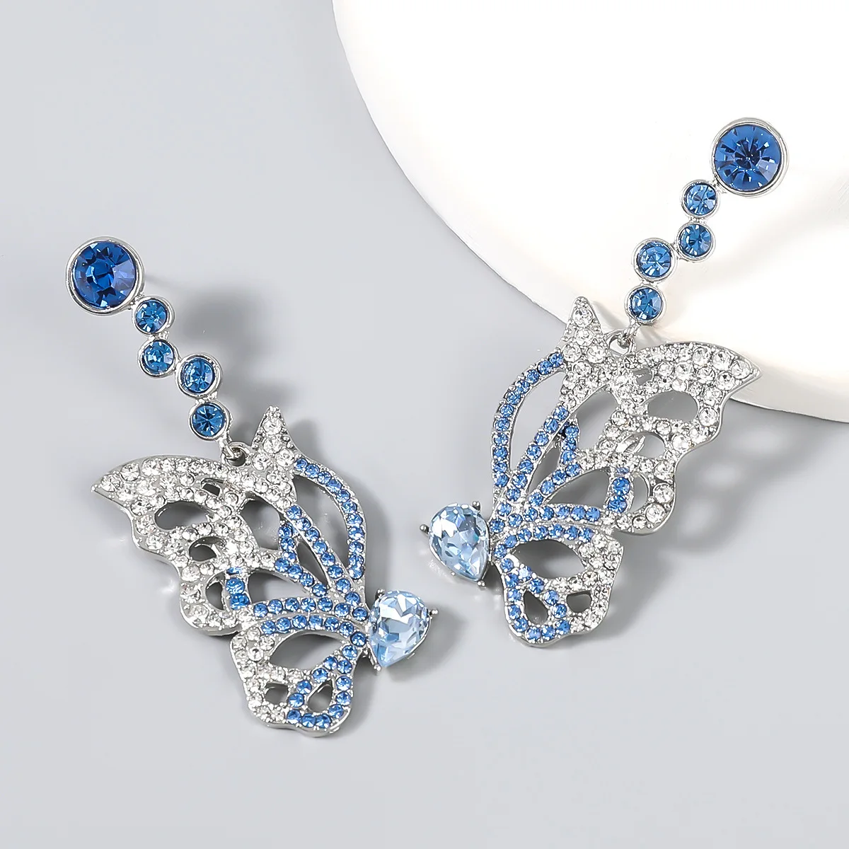 

Женские серьги-бабочки Digadagu модная металлическая со стразами, популярные крупные Висячие серьги, аксессуары для вечеринок