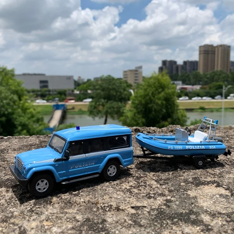 Внедорожник 1/43 Полицейская гвардия пожарная машина внедорожник из сплава