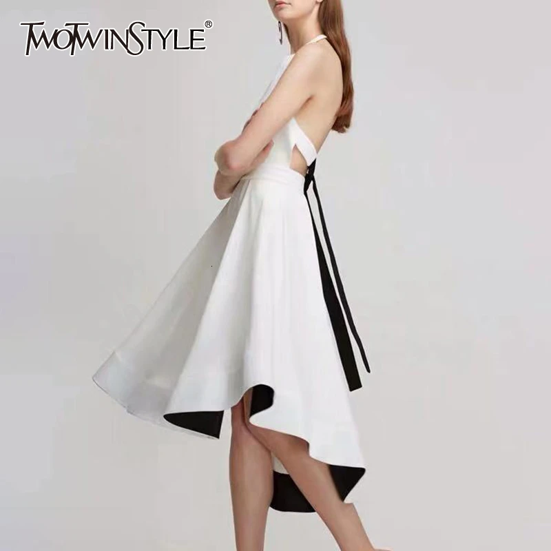 Платье без рукавов TWOTWINSTYLE асимметричное платье с открытыми плечами и высокой