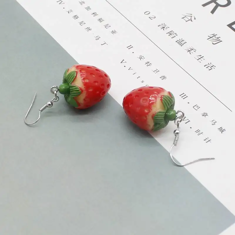 Серьги в виде фруктовой клубники серьги-подвески из смолы с имитацией красной