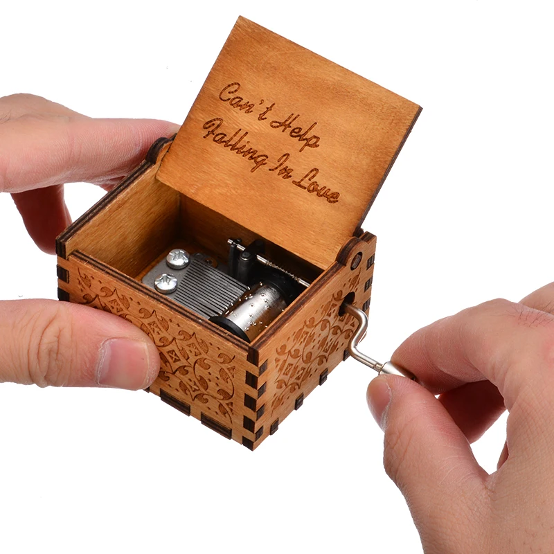 Новая деревянная музыкальная шкатулка &quotне могу не влюбиться&quot старинный
