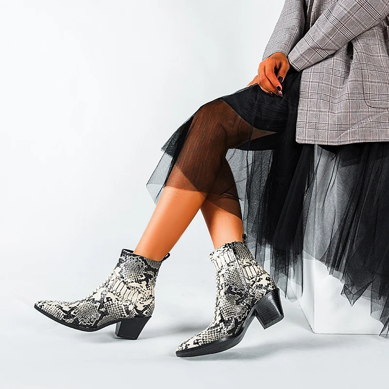 2019 г. Женские ботильоны Осенняя обувь в стиле панк из эластичной кожи на высоком
