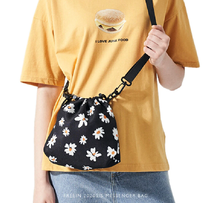 

FREEIN Portable Foldable Drawstring Bag Small Daisy Flowers Print Shoulder Bag Diagonal Lightweight Women Unisex Summer New 2021