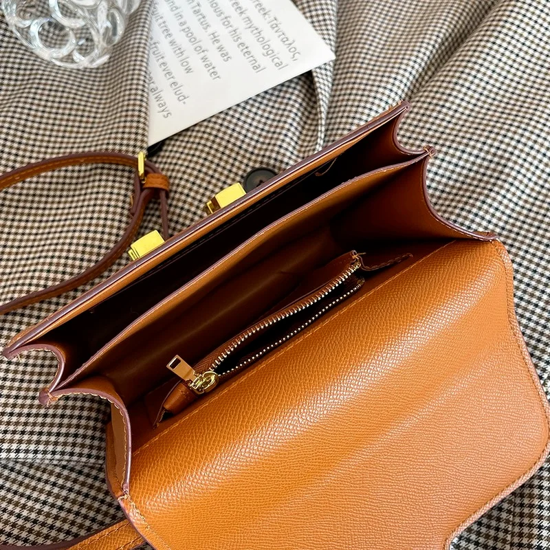 

2021 New Fashion Metal Buckle Crossbody Flap Bag High Quality Luxury Brand All-match Small Square Bag Lady Shoulder Bag Designer