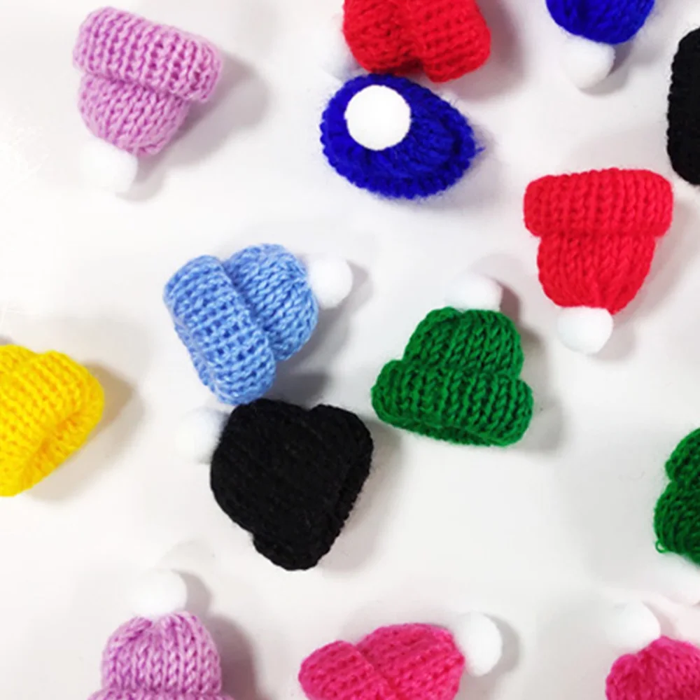 

10PCS Knitted Small Christmas Hat Santa Claus Cap Christmas Hats Headdress Party Favors DIY Accessories (Red)