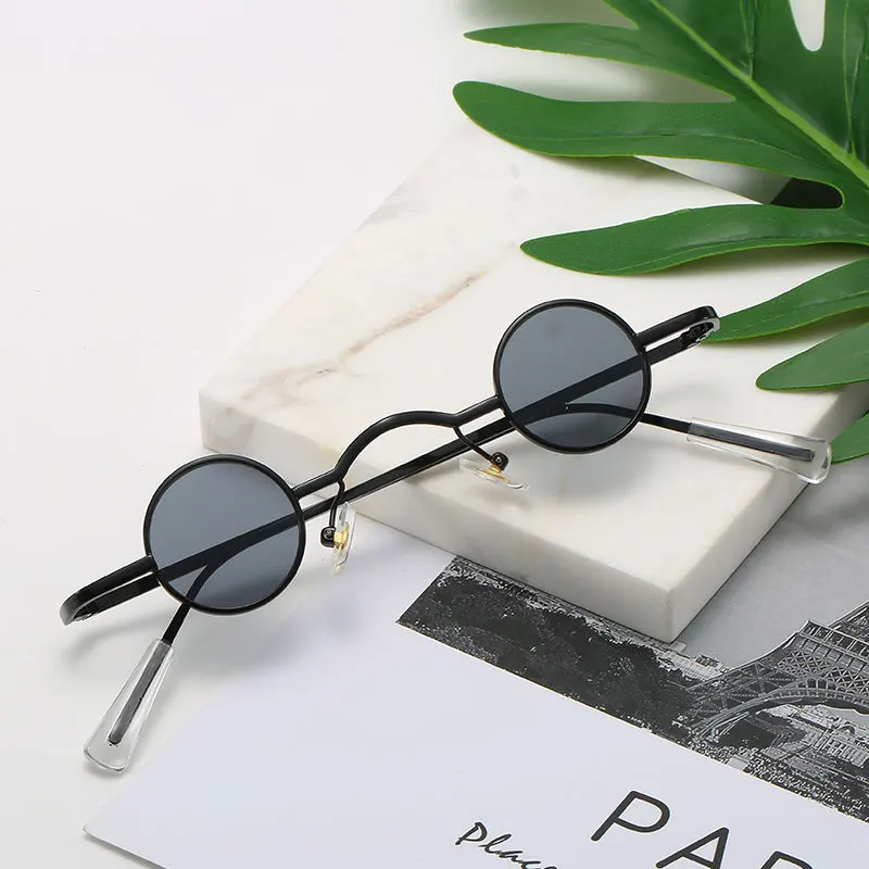 Солнцезащитные очки в металлической оправе для мужчин и женщин зеркальные