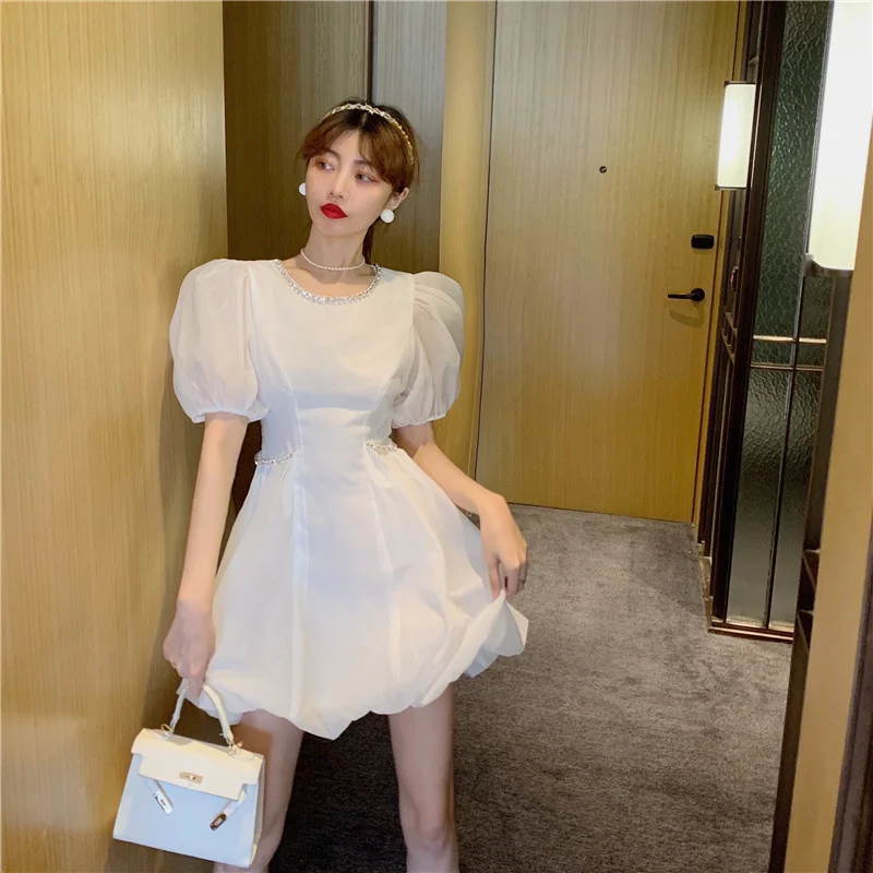 Женское платье с пышными рукавами изящное модное круглым вырезом в Корейском